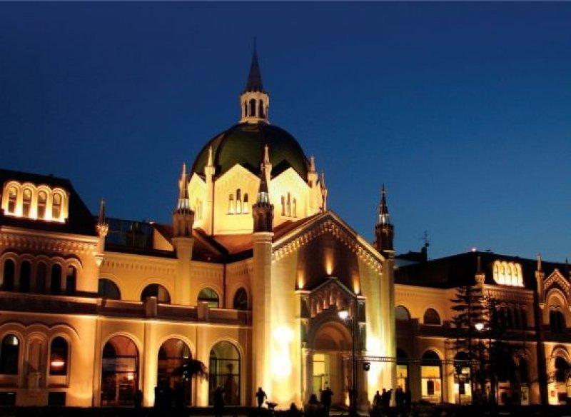 Bosna Savaşı'nda yıkılan camiler küllerinden doğuyor