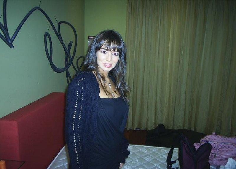 Güzel oyuncu Merve Sevi nişanlandı 