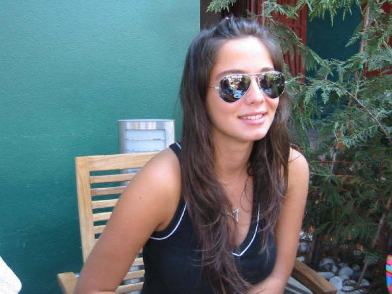 Güzel oyuncu Merve Sevi nişanlandı 