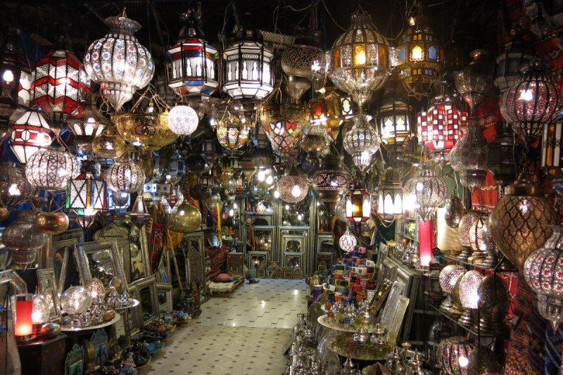 Toprakları kızıl şehir Marakeş 