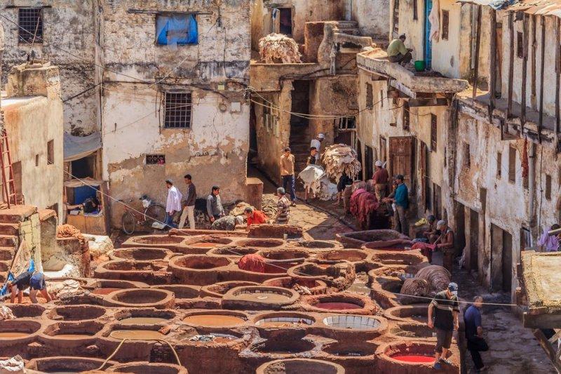 Toprakları kızıl şehir Marakeş 