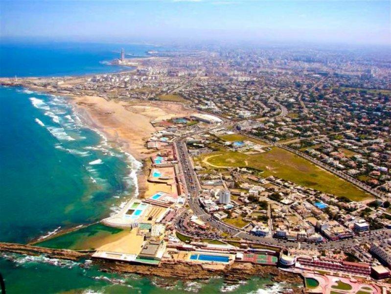 Toprakları kızıl şehir Marakeş 