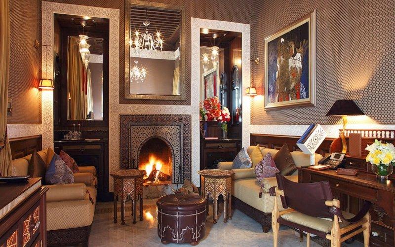 Toprakları kızıl şehir Marakeş 