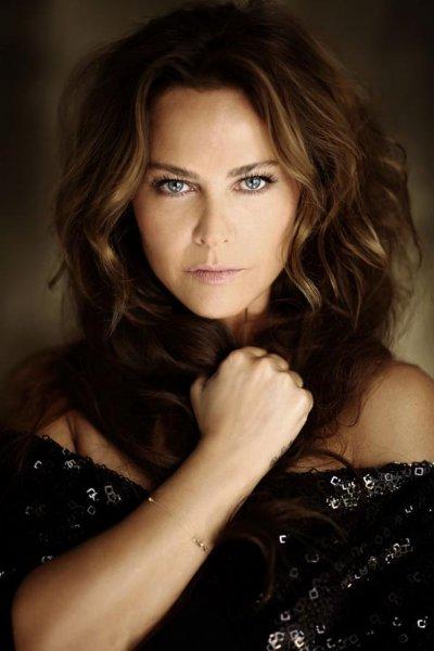 Hülya Avşar 35 yıldır gündemde 