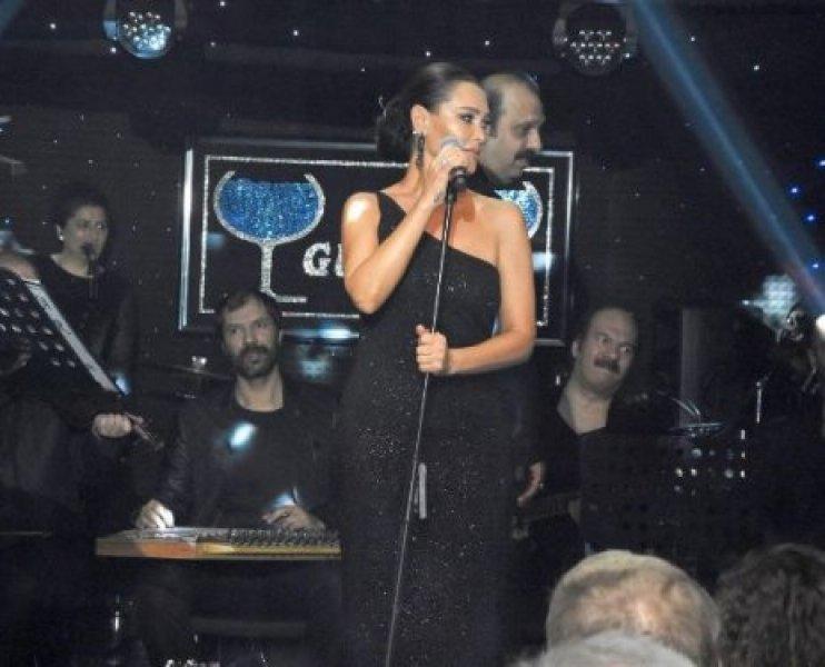 Hülya Avşar 35 yıldır gündemde 