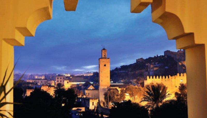 Toprakları kızıl şehir Marakeş 