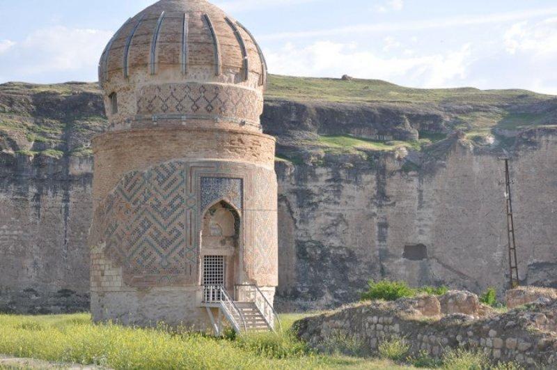 Batman'daki tarihi türbe taşınıyor