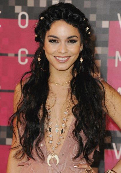 Hollywood'un son gözdesi örgülü saçlar 