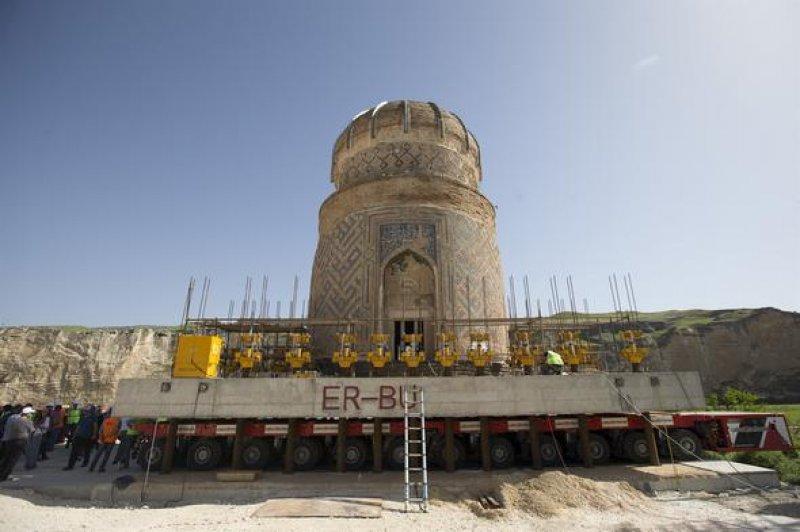 Batman'daki tarihi türbe taşınıyor