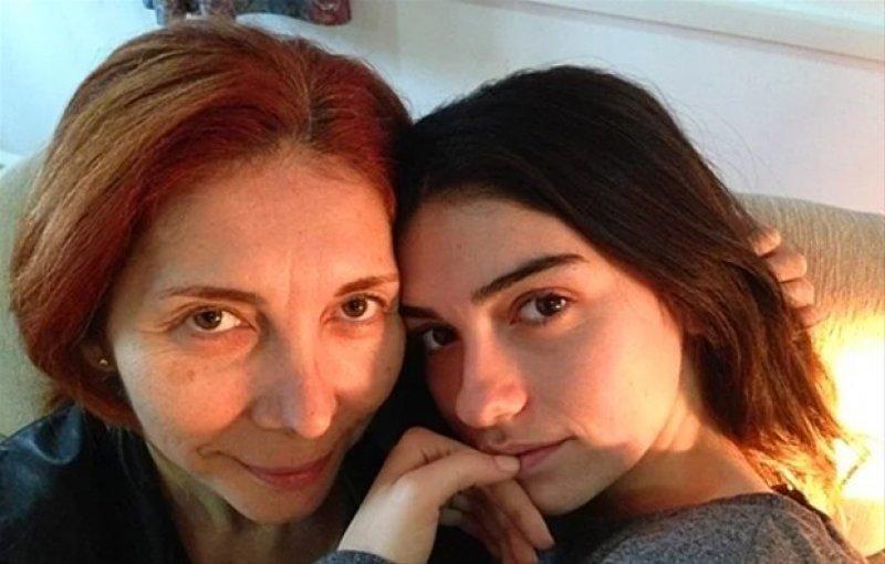 Ünlülerden Anneler Günü paylaşımları - Resim 42