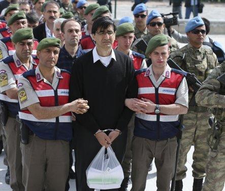 FETÖ'cü darbeciler hakim karşısında