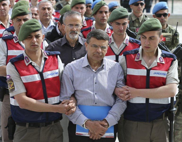 FETÖ'cü darbeciler hakim karşısında