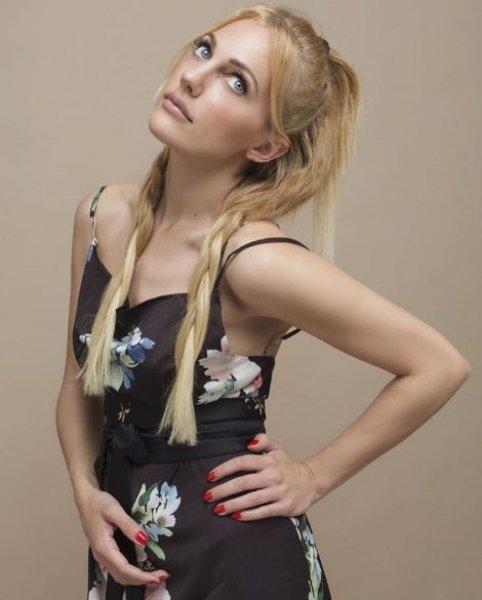 Meryem Uzerli dünya yıldızlarıyla