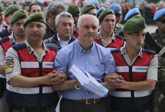 FETÖ'cü darbeciler hakim karşısında