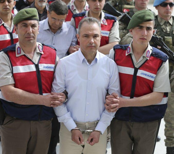 FETÖ'cü darbeciler hakim karşısında