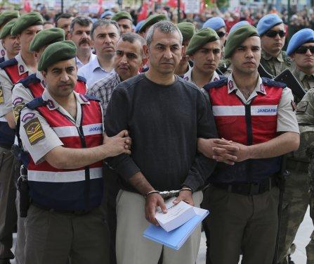 FETÖ'cü darbeciler hakim karşısında