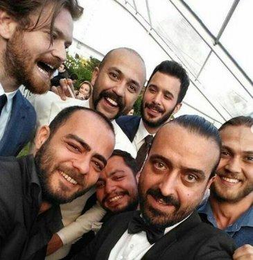 Sarp Akkaya ile Sinem Yalçınkaya evlendi