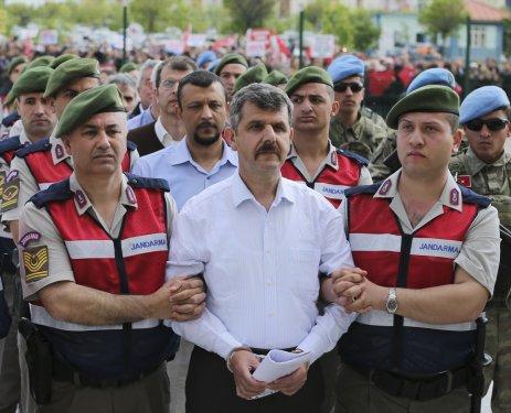 FETÖ'cü darbeciler hakim karşısında