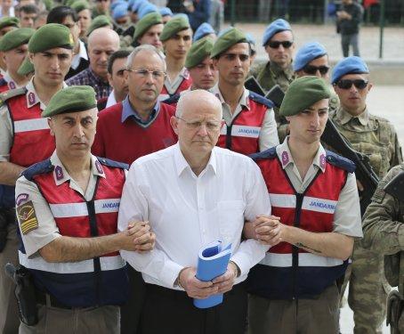 FETÖ'cü darbeciler hakim karşısında