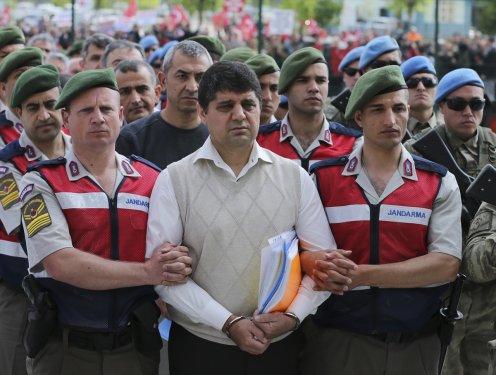 FETÖ'cü darbeciler hakim karşısında