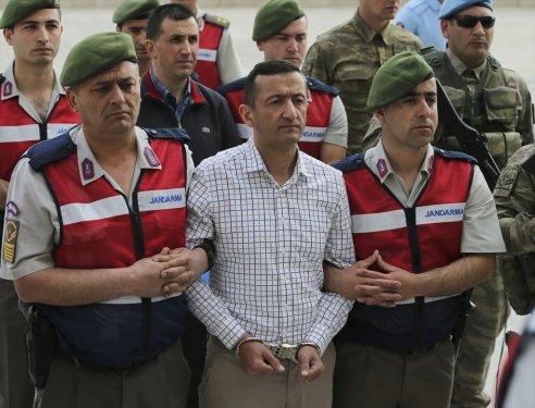 FETÖ'cü darbeciler hakim karşısında