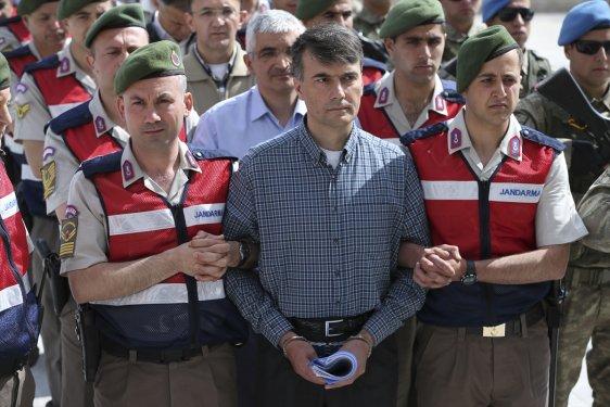 FETÖ'cü darbeciler hakim karşısında