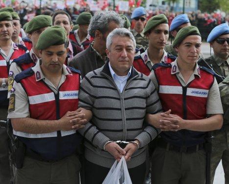 FETÖ'cü darbeciler hakim karşısında