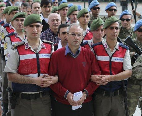 FETÖ'cü darbeciler hakim karşısında