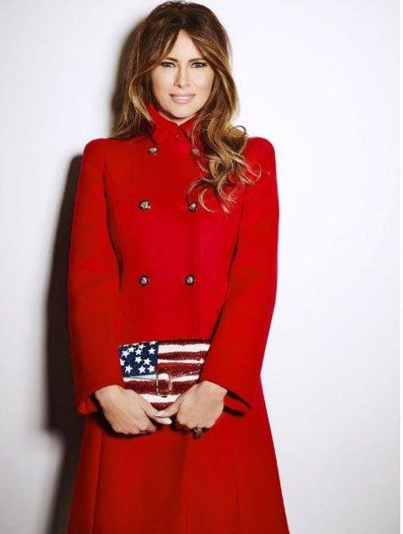 Melania Trump'ın dudak uçuklatan ceketi