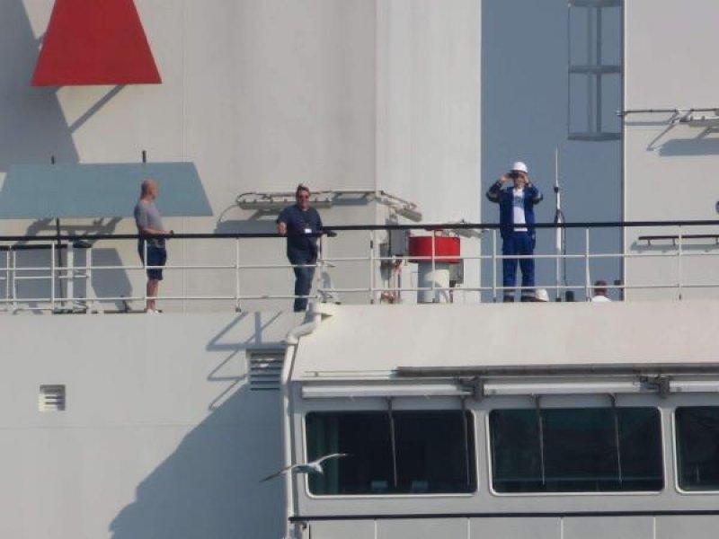 İstanbul Boğazı'ndan geçen dev boru döşeme gemisi