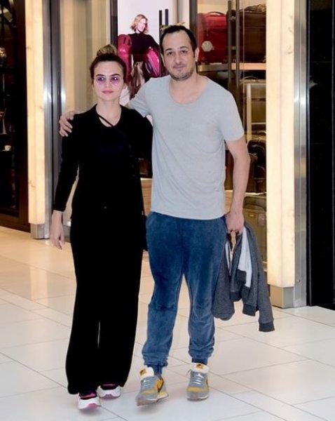 Ünlü oyuncu Sarp Apak evlendi