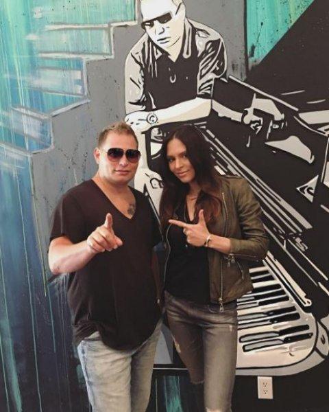 Güzelliğiyle dikkat çeken piyano kraliçesi Lola Astanova