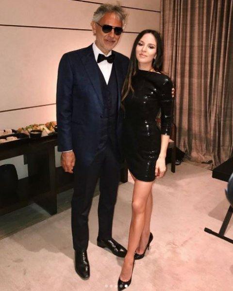 Güzelliğiyle dikkat çeken piyano kraliçesi Lola Astanova