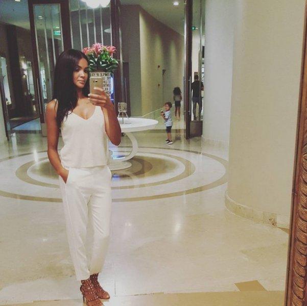 Serhat Akın'ın eşi sosyal medyayı salladı 