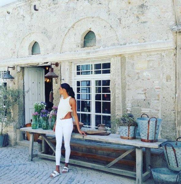 Serhat Akın'ın eşi sosyal medyayı salladı 