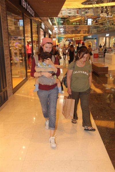 Selma Ergeç kızı ile ilk kez görüntülendi