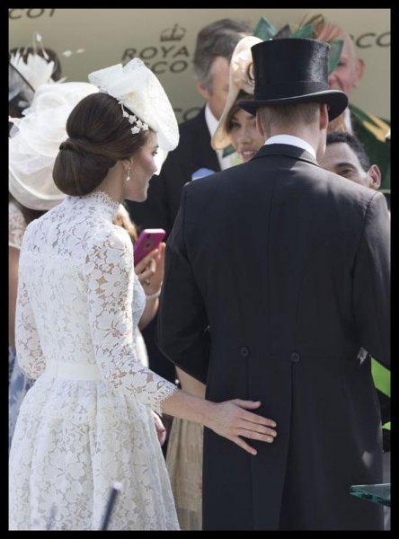 Kate Middleton etrafına neşe saçtı 