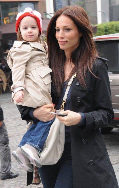 Yaşlanmayan manken Güzide Duran