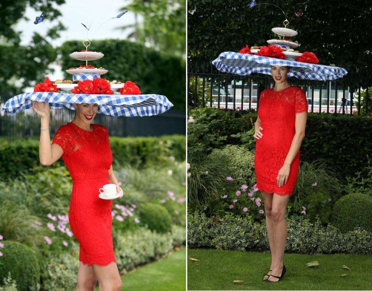 At yarışında şapka şıklığı 