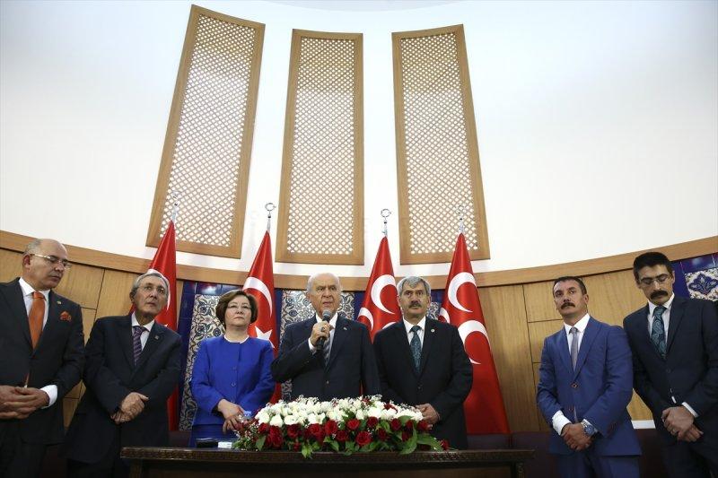 Bahçeli partililerle bayramlaştı