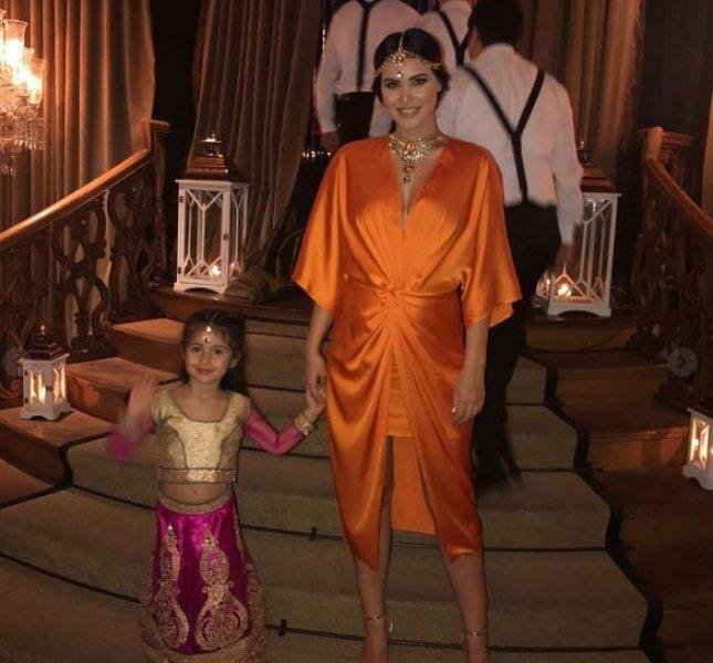 8 aylık hamile Zeynep Demirel bikini giydi