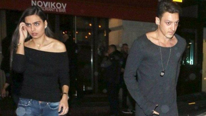 Mesut Özil ile Amine Gülşe aşkı Alman basınında