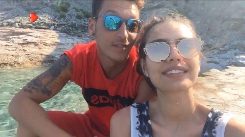 Mesut Özil ile Amine Gülşe aşkı Alman basınında