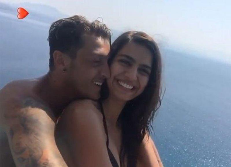 Mesut Özil ile Amine Gülşe aşkı Alman basınında