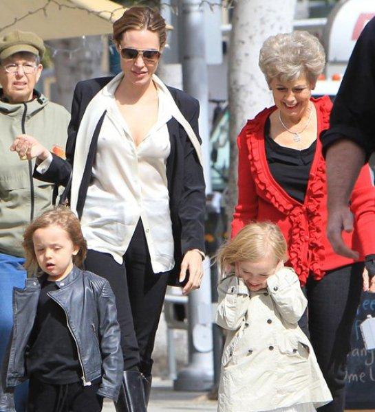 Brad Pitt ve Angelina Jolie’nin kızı cinsiyet değiştiriyor iddiası 