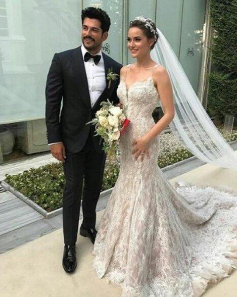 Fahriye Evcen ve Burak Özçivit evlendi 