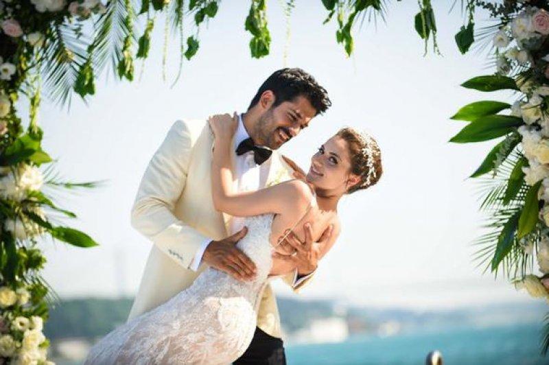 Fahriye Evcen ve Burak Özçivit evlendi 