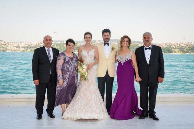 Fahriye Evcen ve Burak Özçivit evlendi 