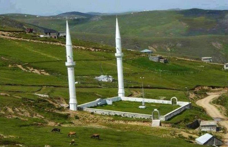 Kadırga Yaylasında 556 yıldır ayakta duran çatısız camii