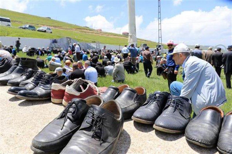 Kadırga Yaylasında 556 yıldır ayakta duran çatısız camii